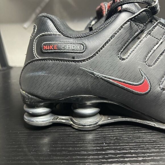 nike shox nz black varsity red